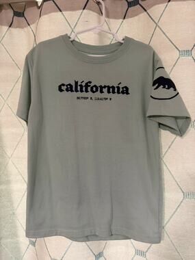 Legend Boys Size 8 tshirt